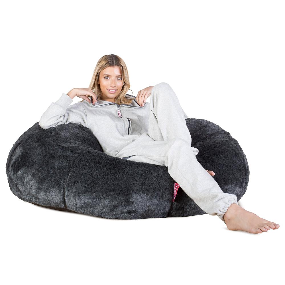 classic-sofa-bean-bag-faux-fur-black-badger_01
